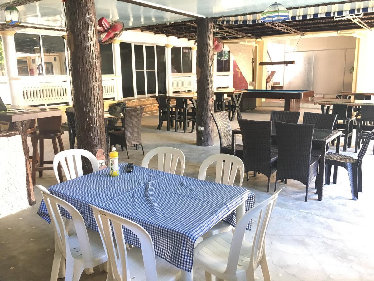 Bella Beach Resort Batangas Lian Kültér fotó